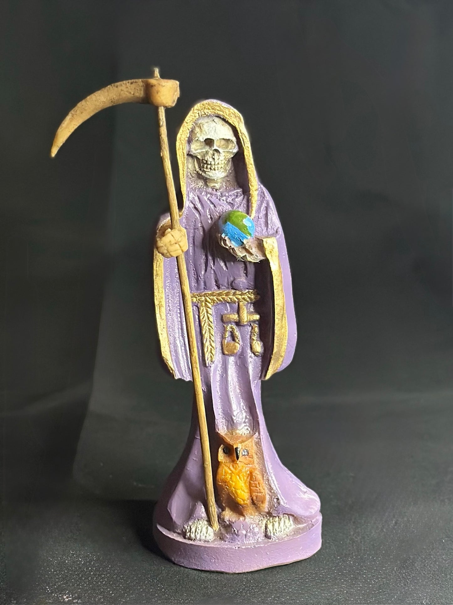 Santa muerte morada